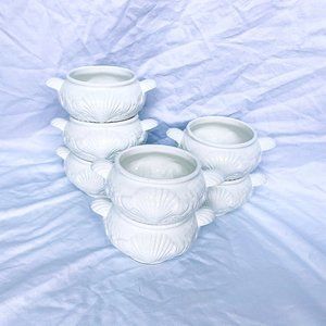 7-piece white soup bowls with seashell design
